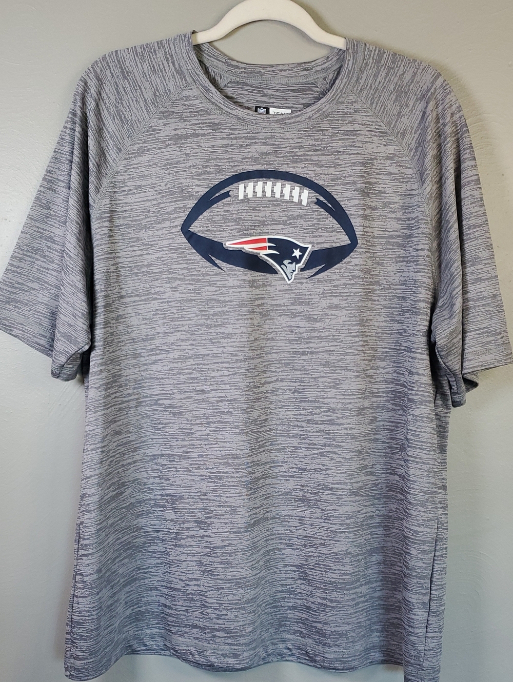 Team Apparel Heather Gray Patriots Short-Sleeve Lightweight Tee. XL
